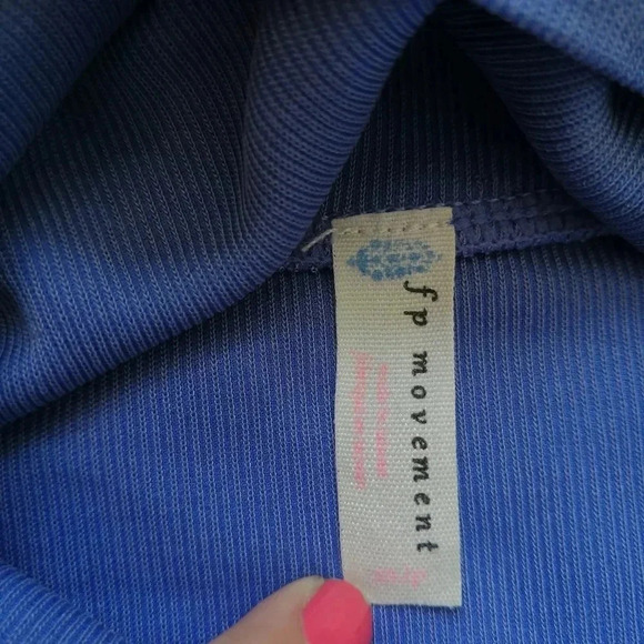 FP Free People Movement Ribbed Cowl Neck Long Sleeve Ruched Arm Periwinkle XS - Picture 12 of 16